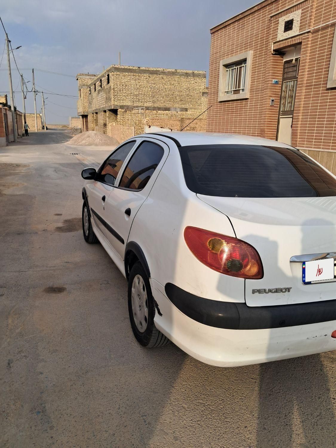 پژو ۲۰۶ صندوق دار v8 - 1393