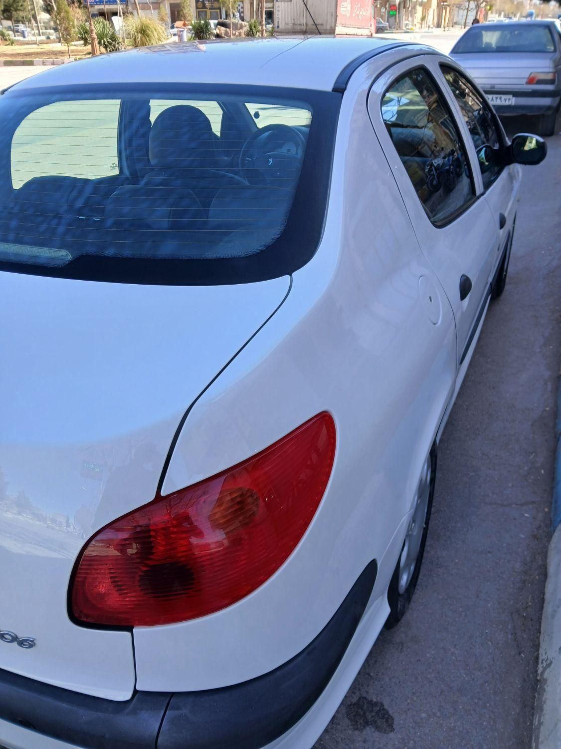 پژو ۲۰۶ صندوق دار v8 - 1396