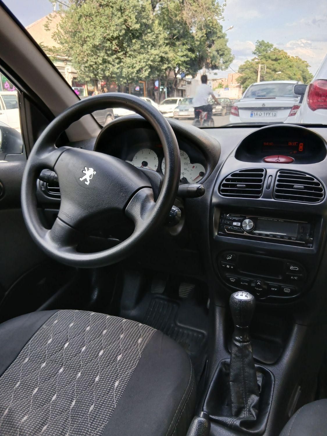 پژو ۲۰۶ صندوق دار v8 - 1395
