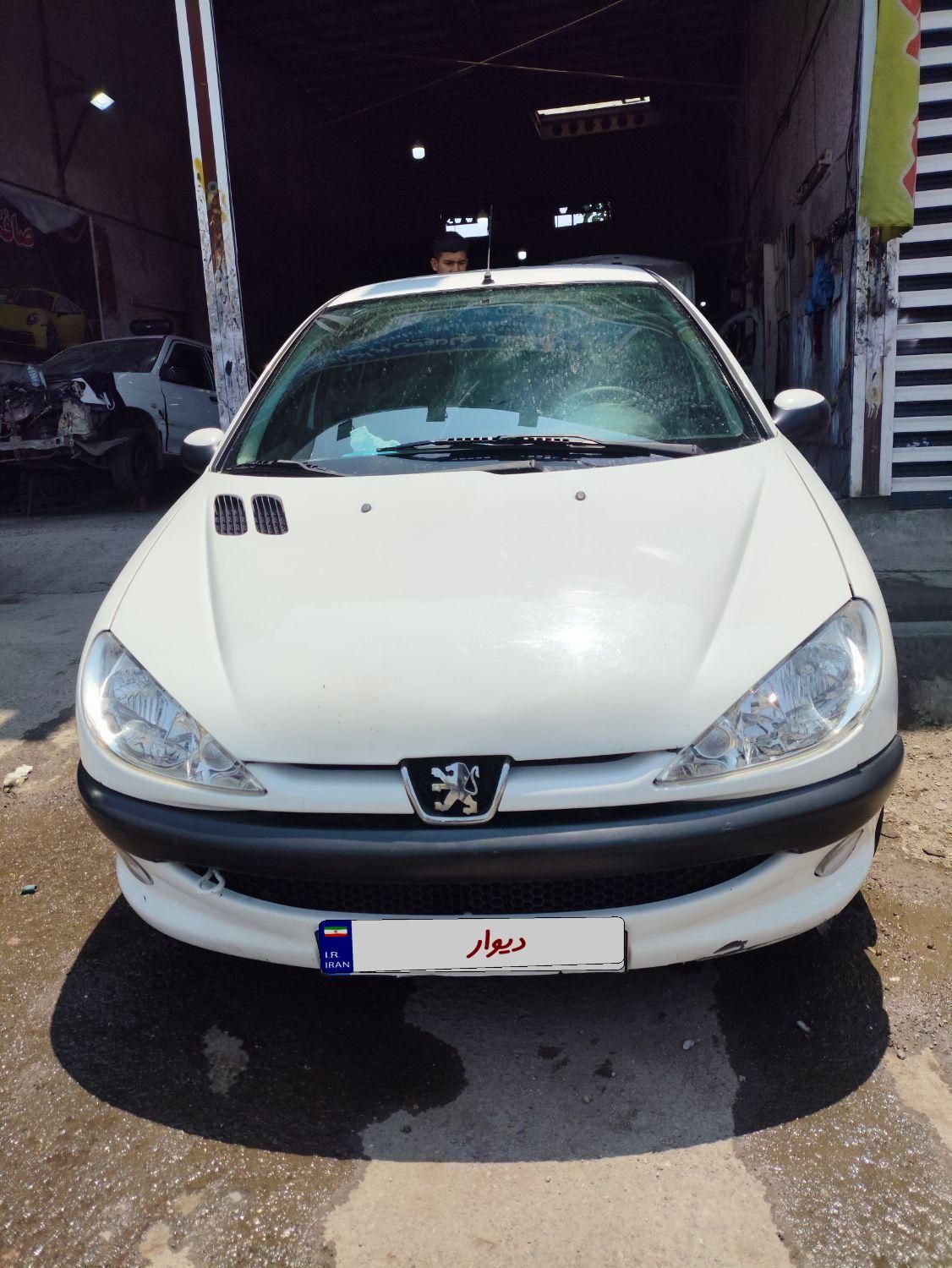 پژو ۲۰۶ صندوق دار v8 - 1398