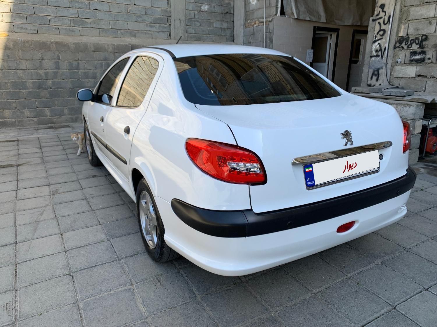 پژو ۲۰۶ صندوق دار v8 - 1389