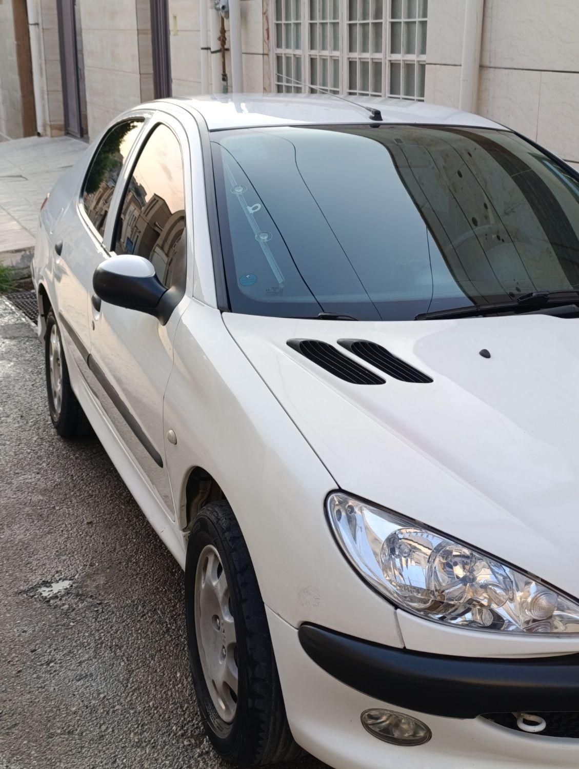 پژو ۲۰۶ صندوق دار v8 - 1396