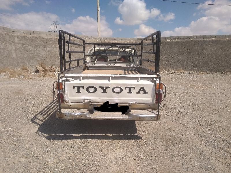 تویوتا کمری XLE - 1402