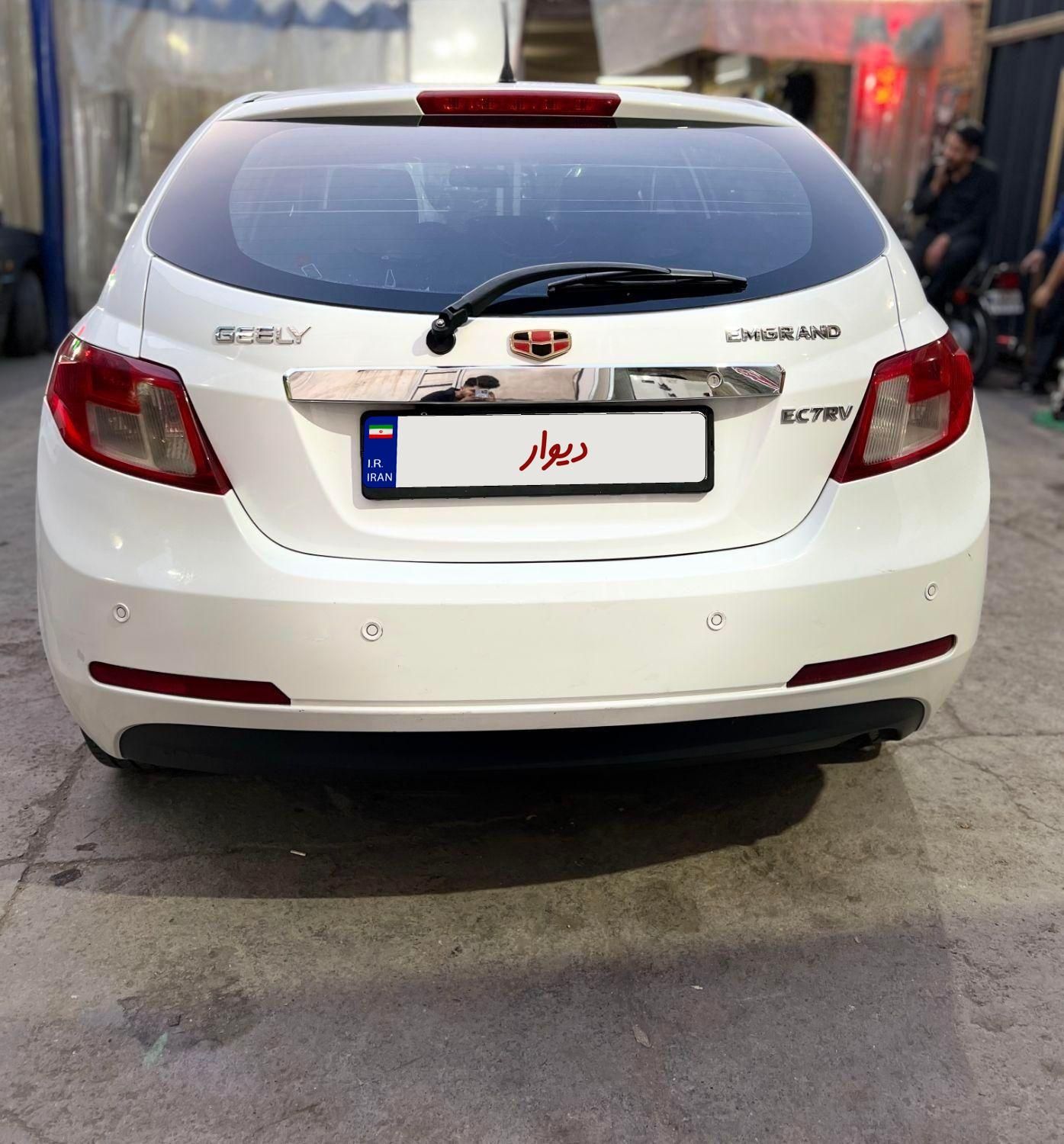 جیلی امگرند Rv 7 دنده‌ ای - 2013
