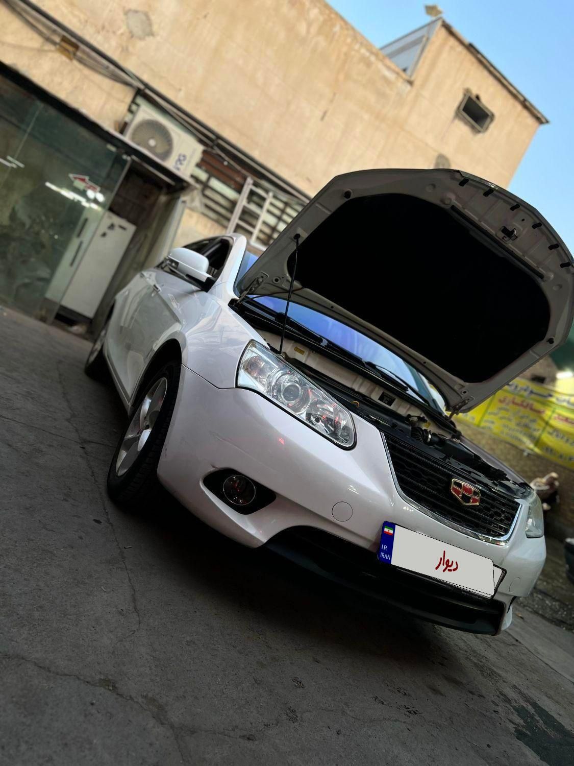 جیلی امگرند Rv 7 دنده‌ ای - 2013