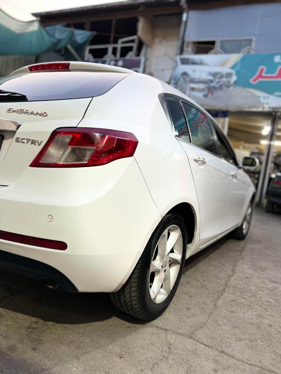 جیلی امگرند Rv 7 دنده‌ ای - 2013