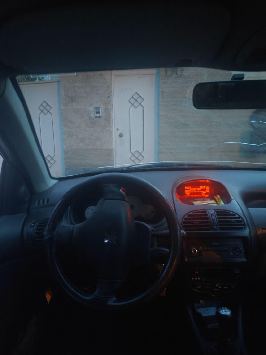 پژو ۲۰۶ صندوق دار v8 - 1399