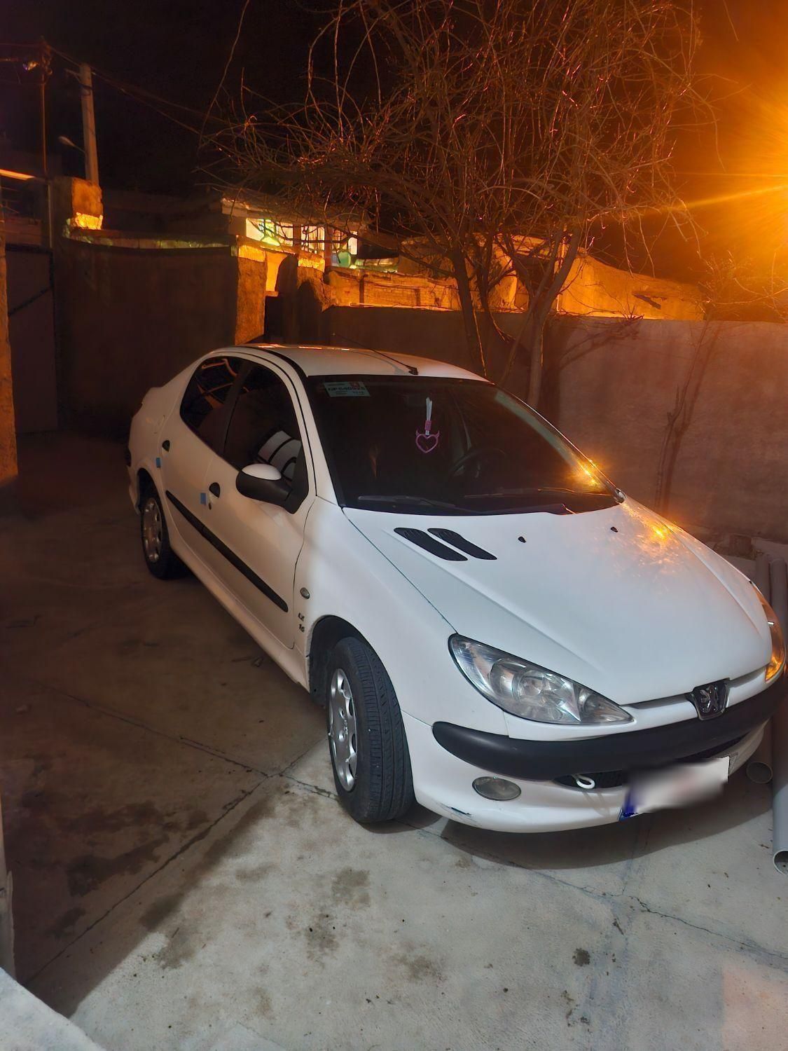 پژو ۲۰۶ صندوق دار v8 - 1389