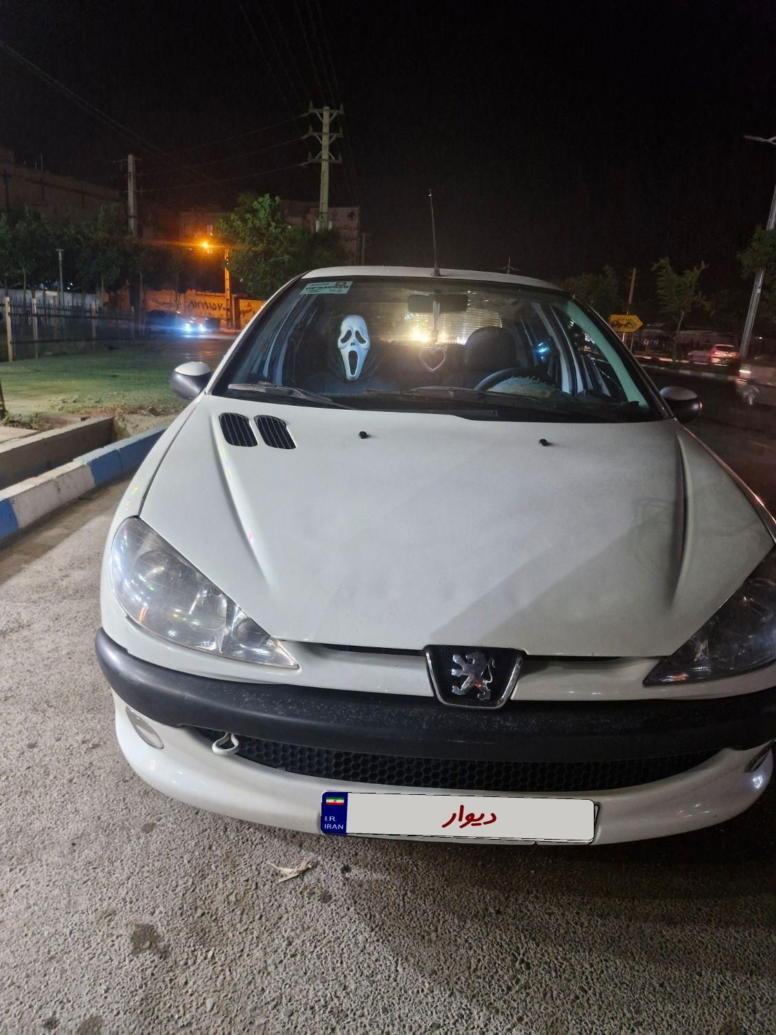 پژو ۲۰۶ صندوق دار v8 - 1389