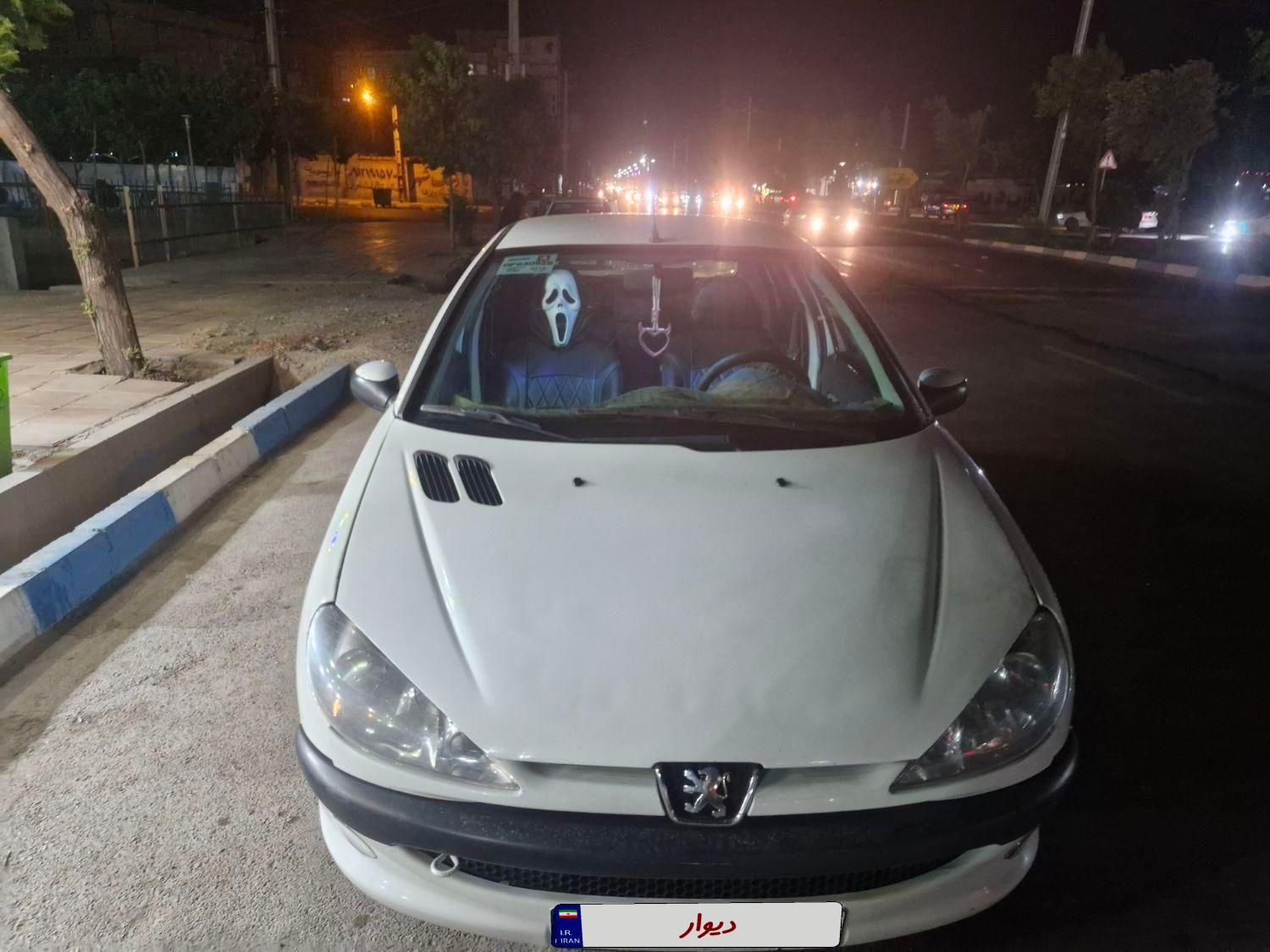 پژو ۲۰۶ صندوق دار v8 - 1389