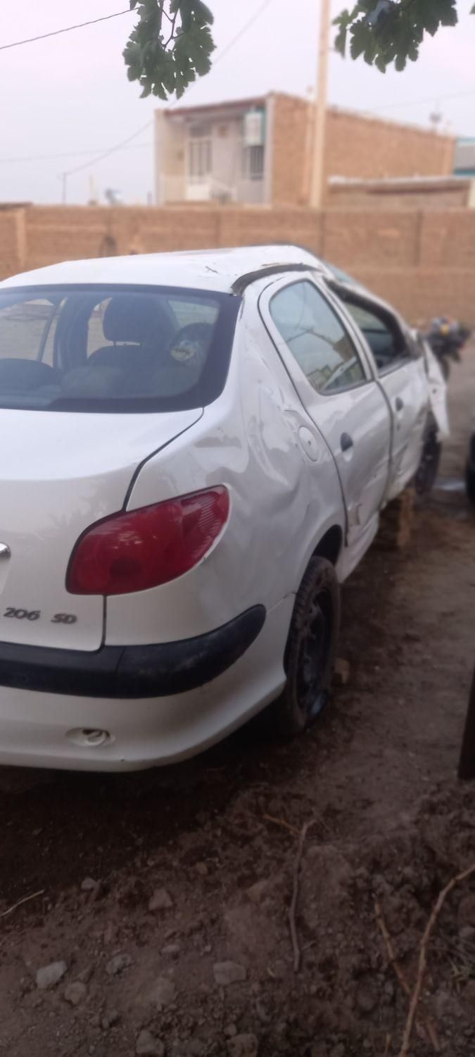 پژو ۲۰۶ صندوق دار v8 - 1394