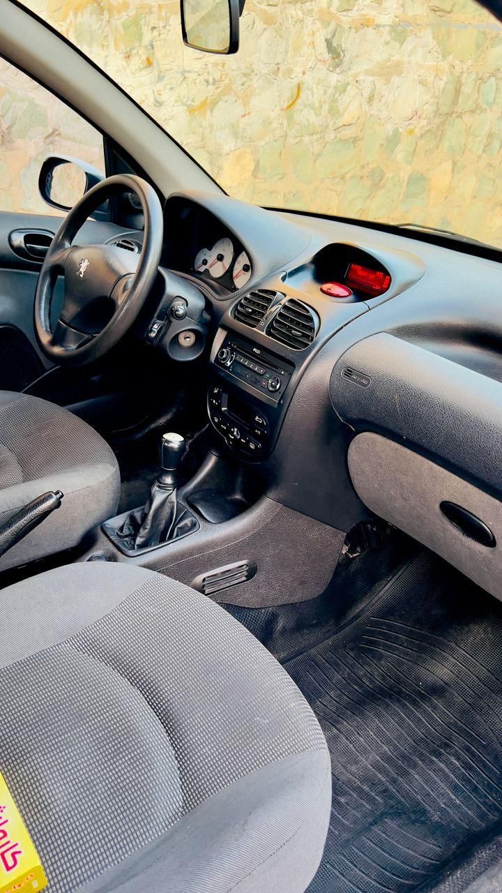 پژو ۲۰۶ صندوق دار v8 - 1393