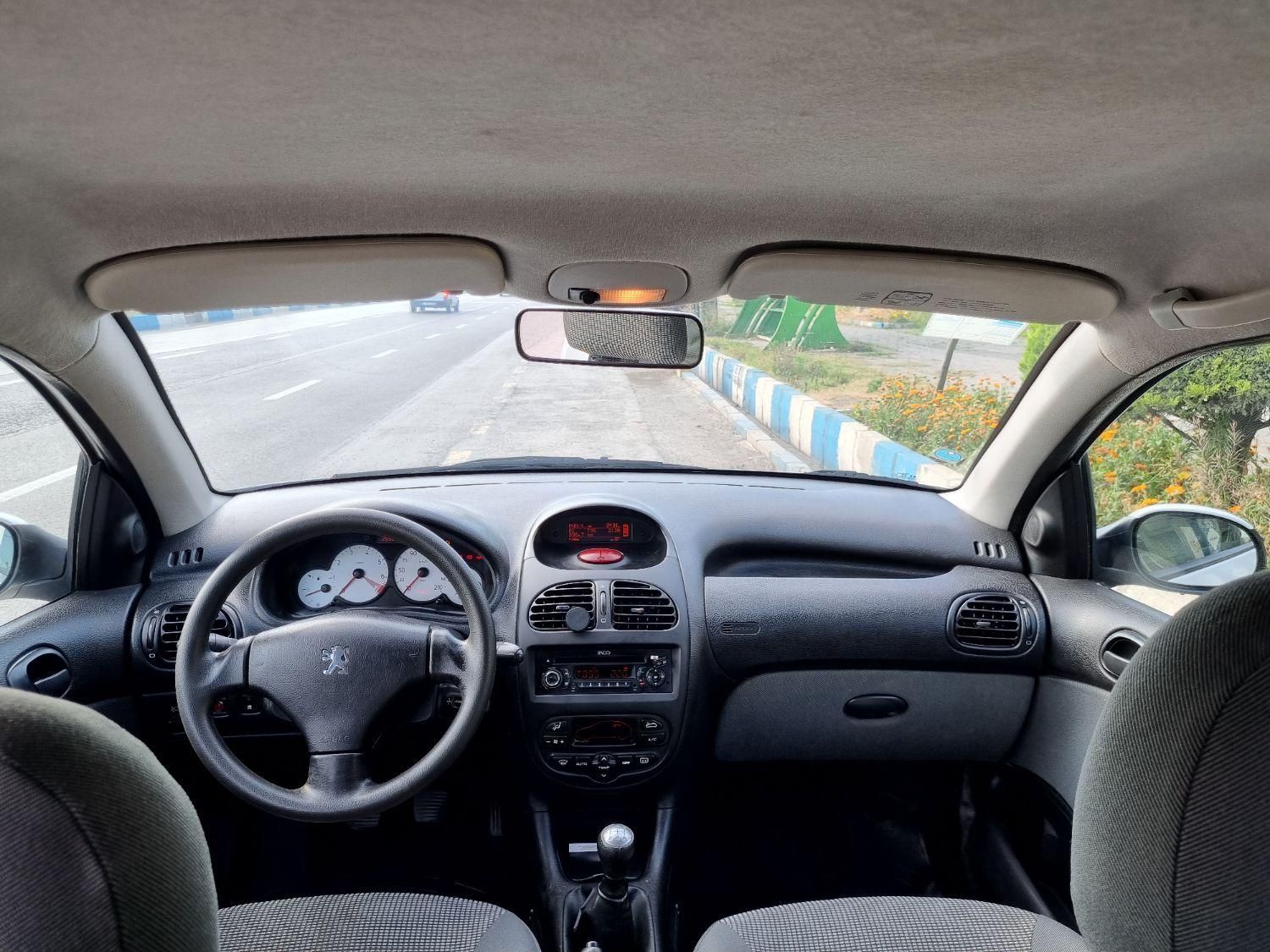 پژو ۲۰۶ صندوق دار v8 - 1397