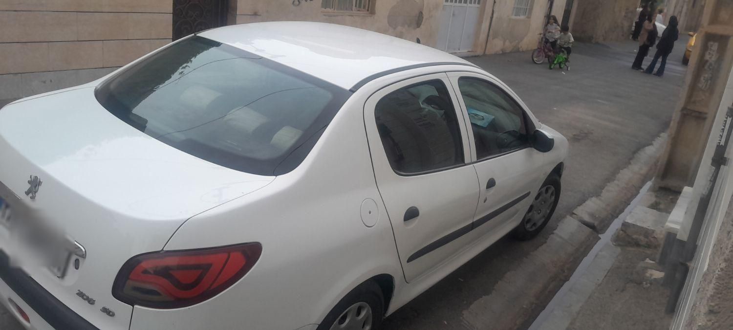 پژو ۲۰۶ صندوق دار v8 - 1393