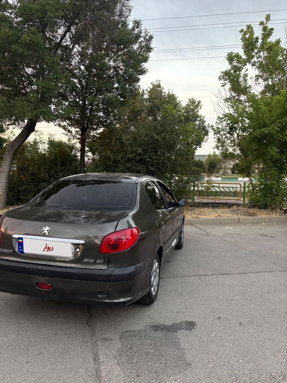 پژو ۲۰۶ صندوق دار v8 - 1386