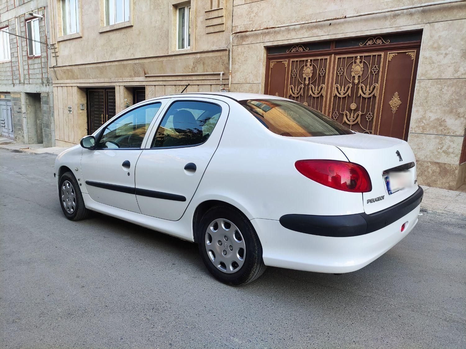 پژو ۲۰۶ صندوق دار v8 - 1394