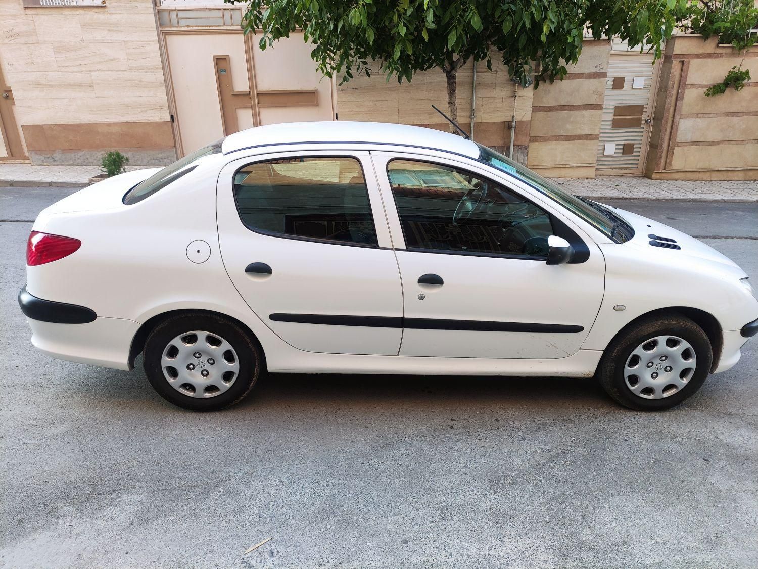 پژو ۲۰۶ صندوق دار v8 - 1394
