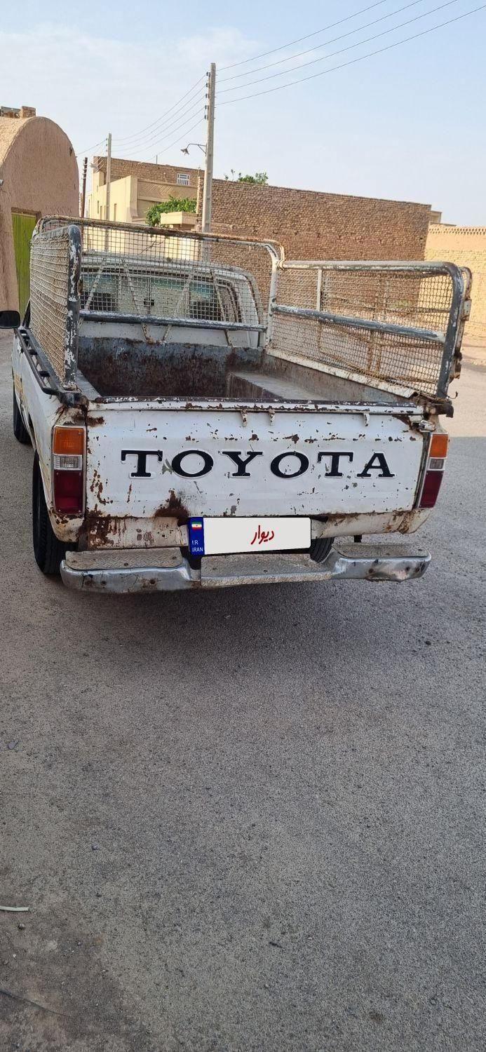 تویوتا کمری XLE - 1402