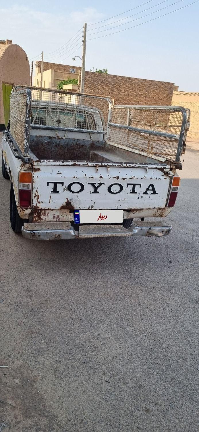 تویوتا کمری XLE - 1402