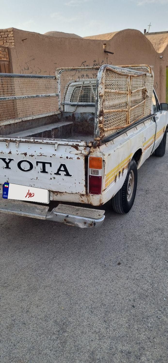 تویوتا کمری XLE - 1402