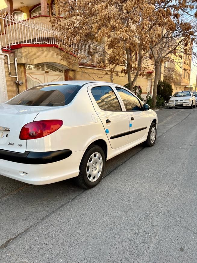 پژو ۲۰۶ صندوق دار v8 - 1397