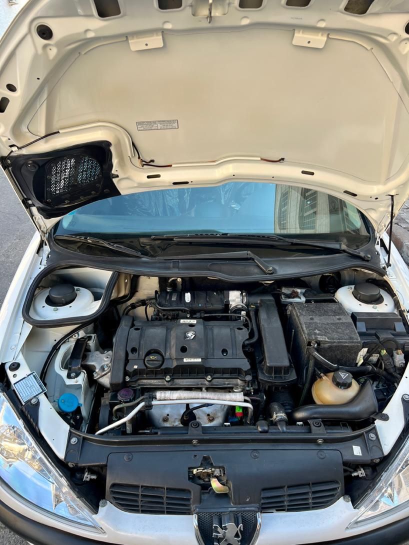 پژو ۲۰۶ صندوق دار v8 - 1397