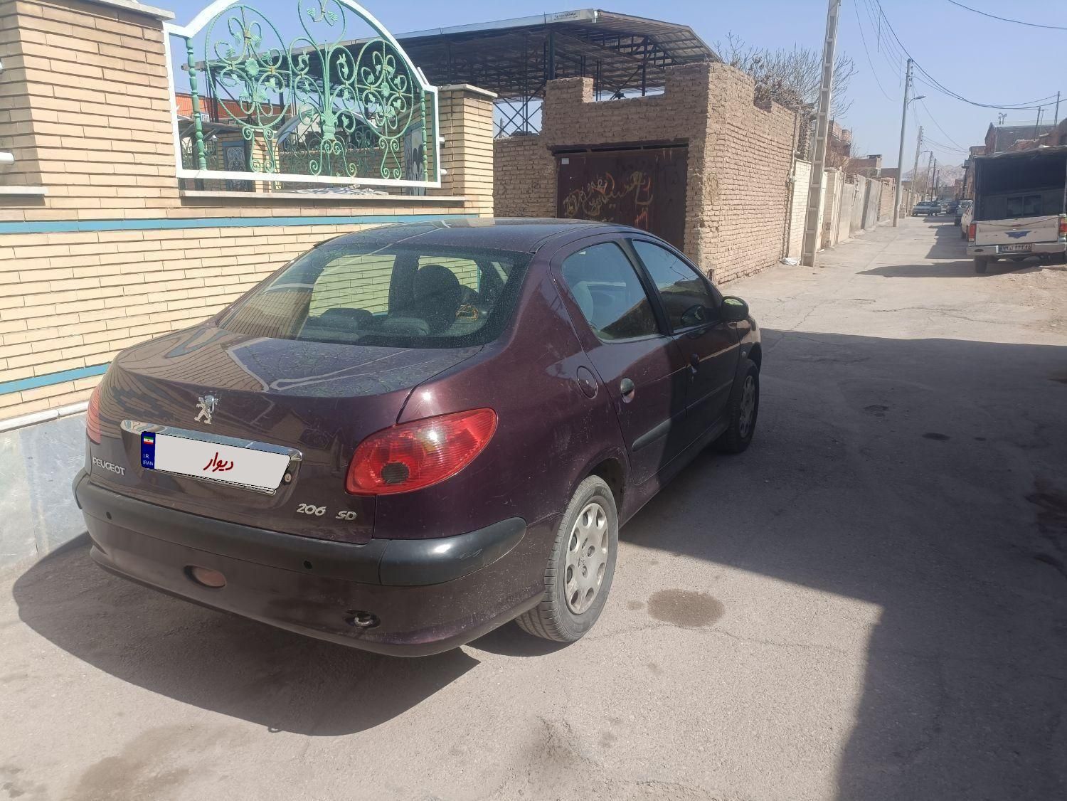پژو ۲۰۶ صندوق دار v8 - 1390