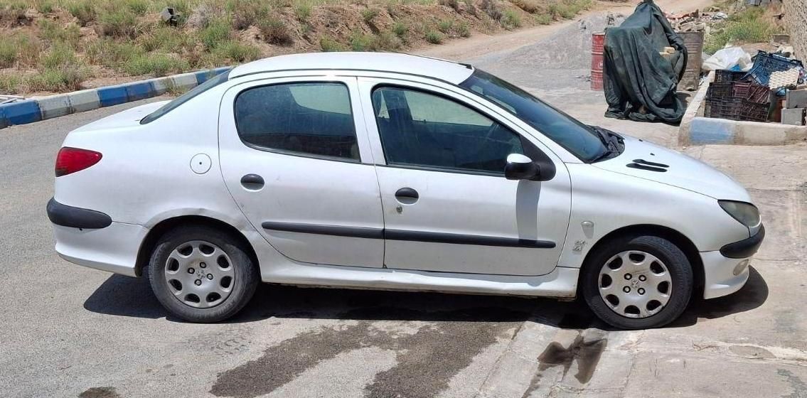 پژو ۲۰۶ صندوق دار v8 - 1390