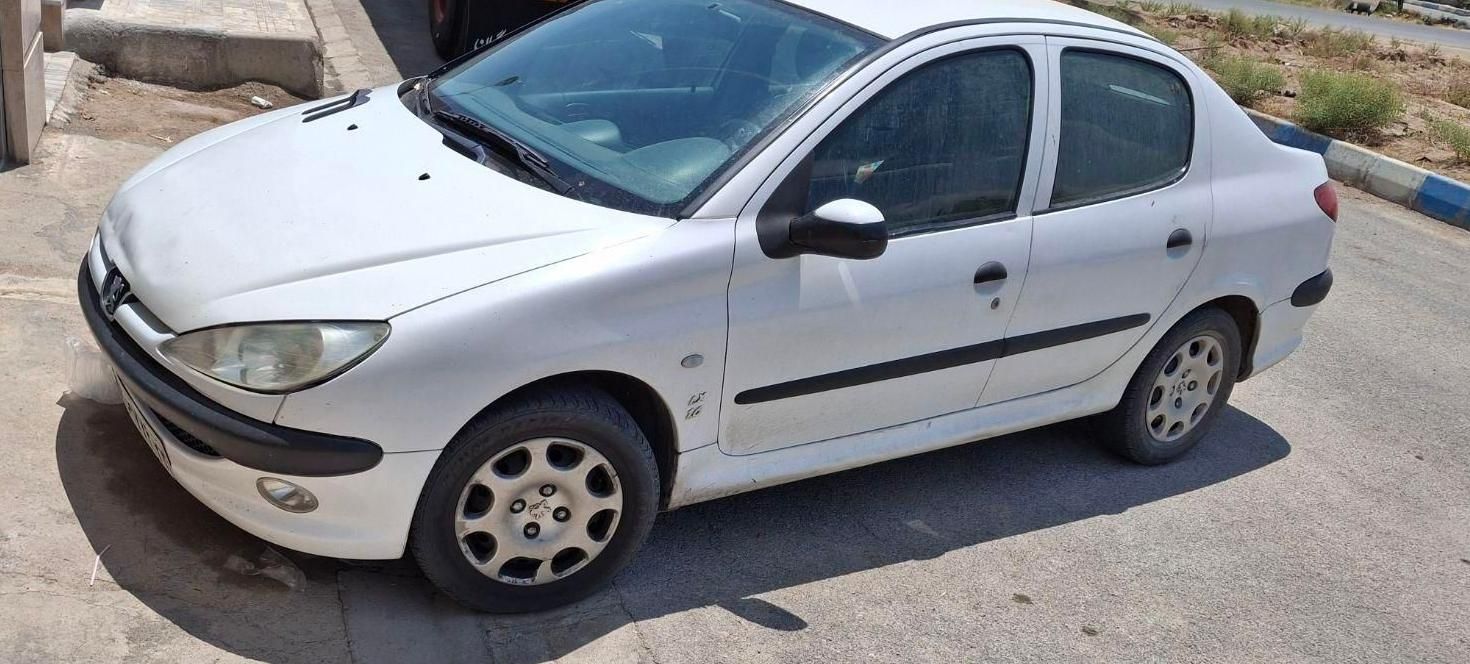 پژو ۲۰۶ صندوق دار v8 - 1390
