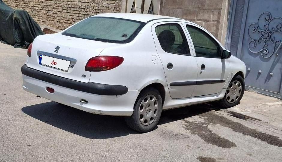 پژو ۲۰۶ صندوق دار v8 - 1390