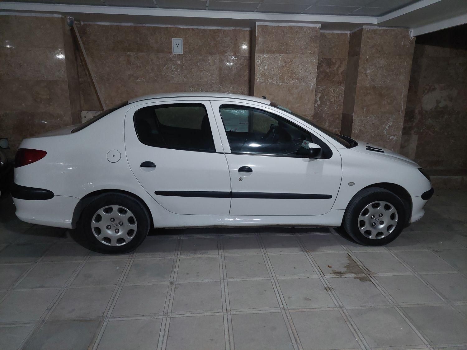 پژو ۲۰۶ صندوق دار v8 - 1396