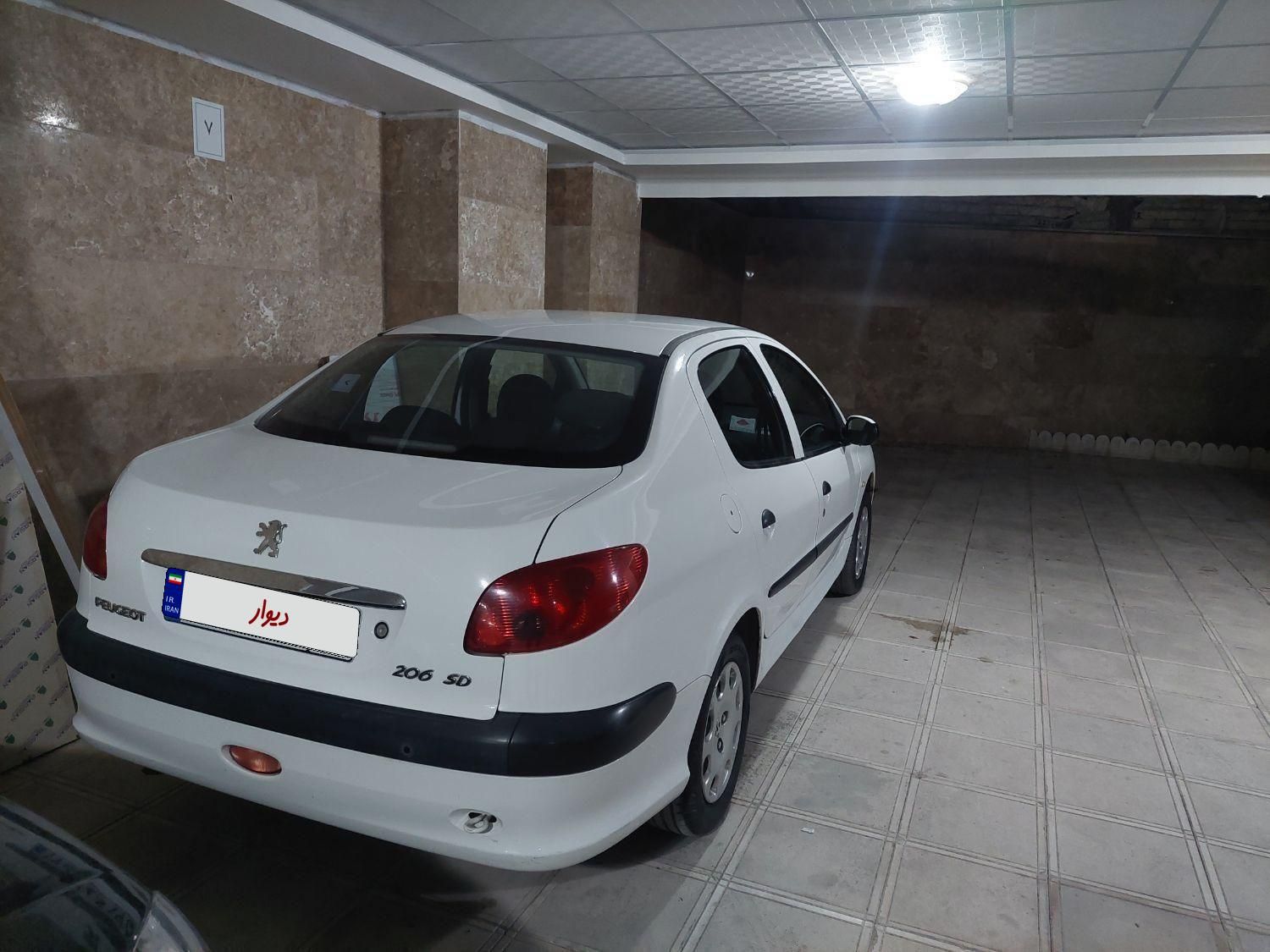 پژو ۲۰۶ صندوق دار v8 - 1396