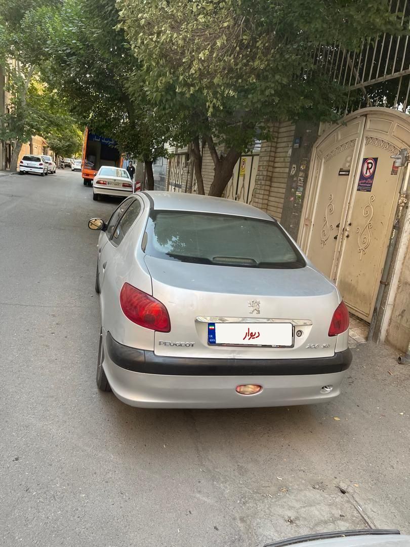 پژو ۲۰۶ صندوق دار v8 - 1390