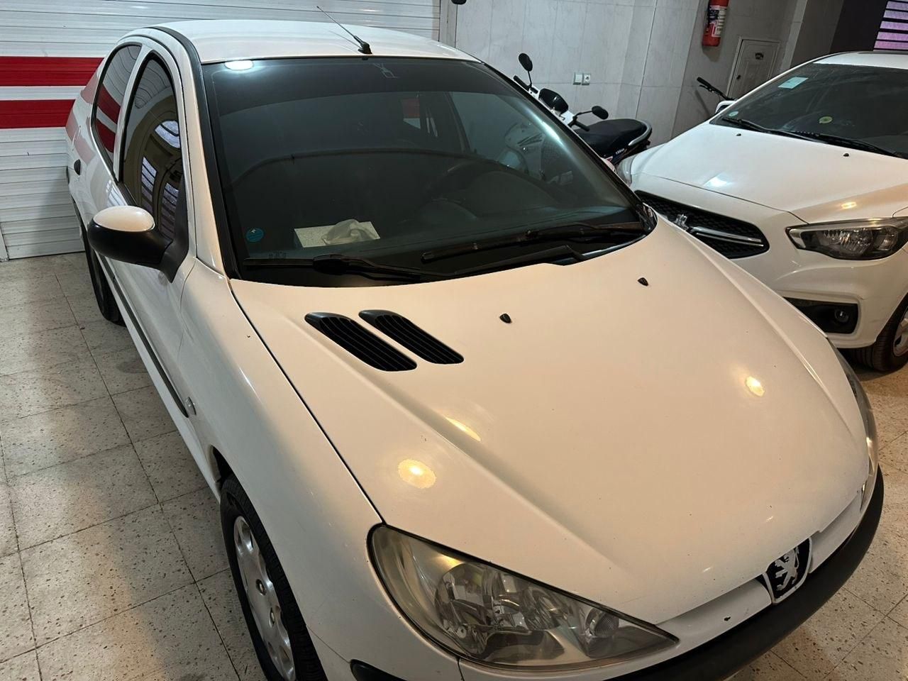 پژو ۲۰۶ صندوق دار v8 - 1398