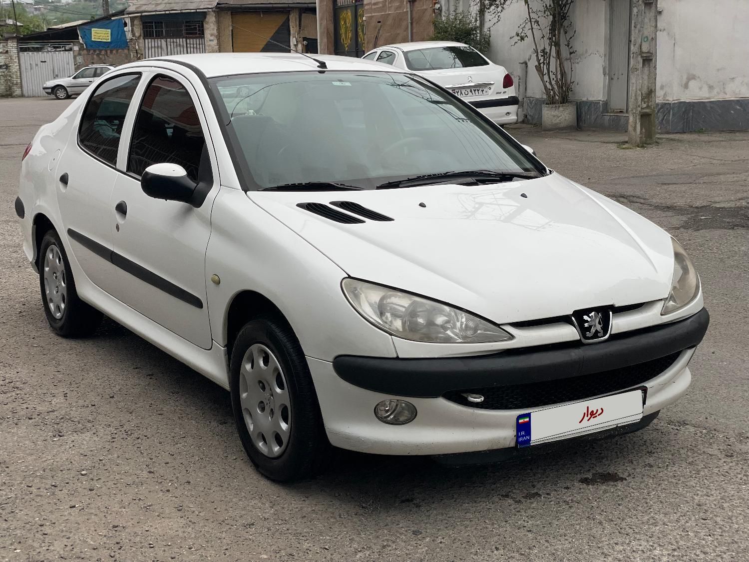 پژو ۲۰۶ صندوق دار v8 - 1393