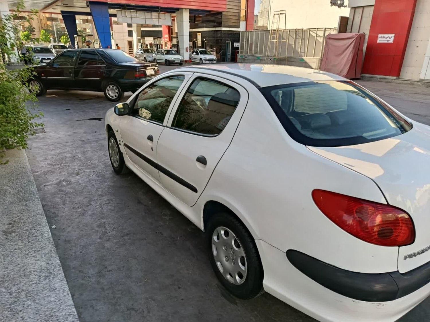 پژو ۲۰۶ صندوق دار v8 - 1394