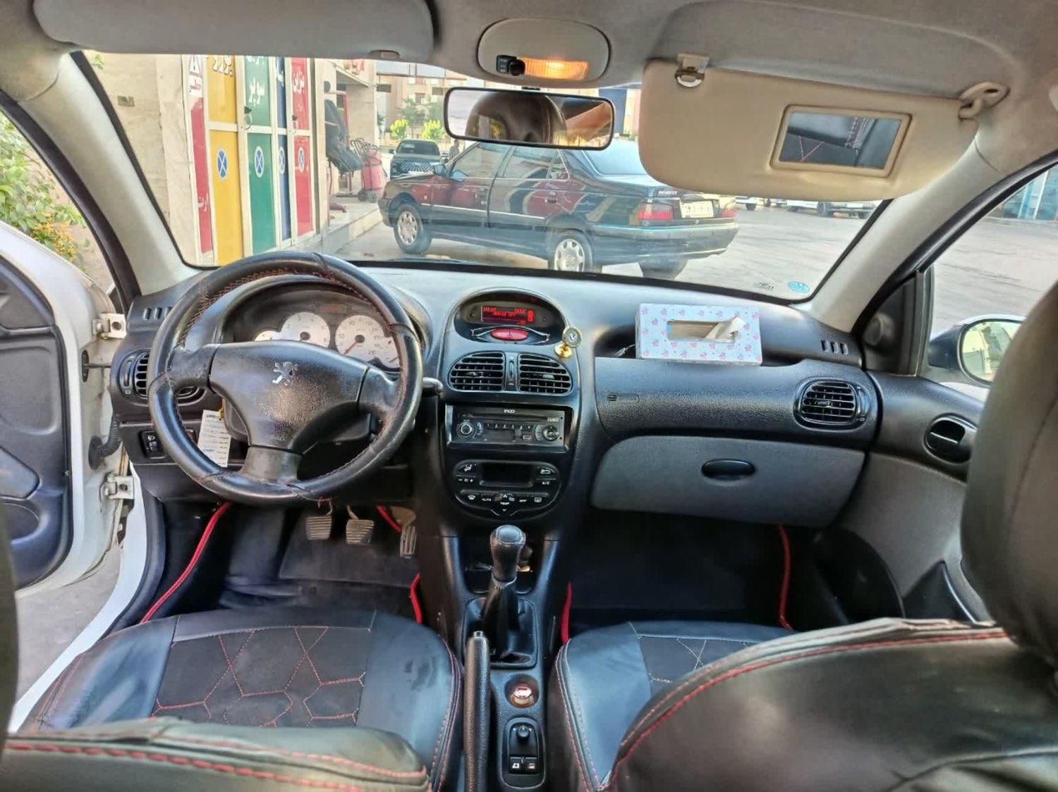 پژو ۲۰۶ صندوق دار v8 - 1394