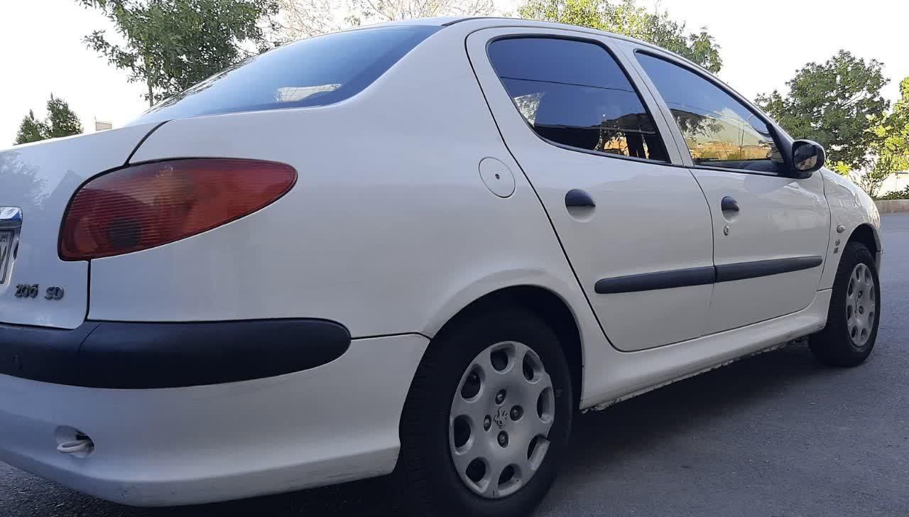 پژو ۲۰۶ صندوق دار v8 - 1392