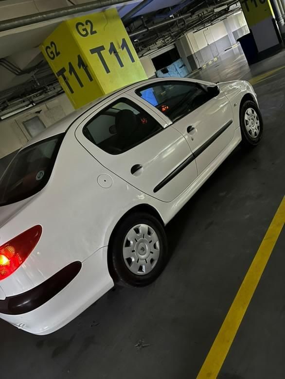 پژو ۲۰۶ صندوق دار v8 - 1393