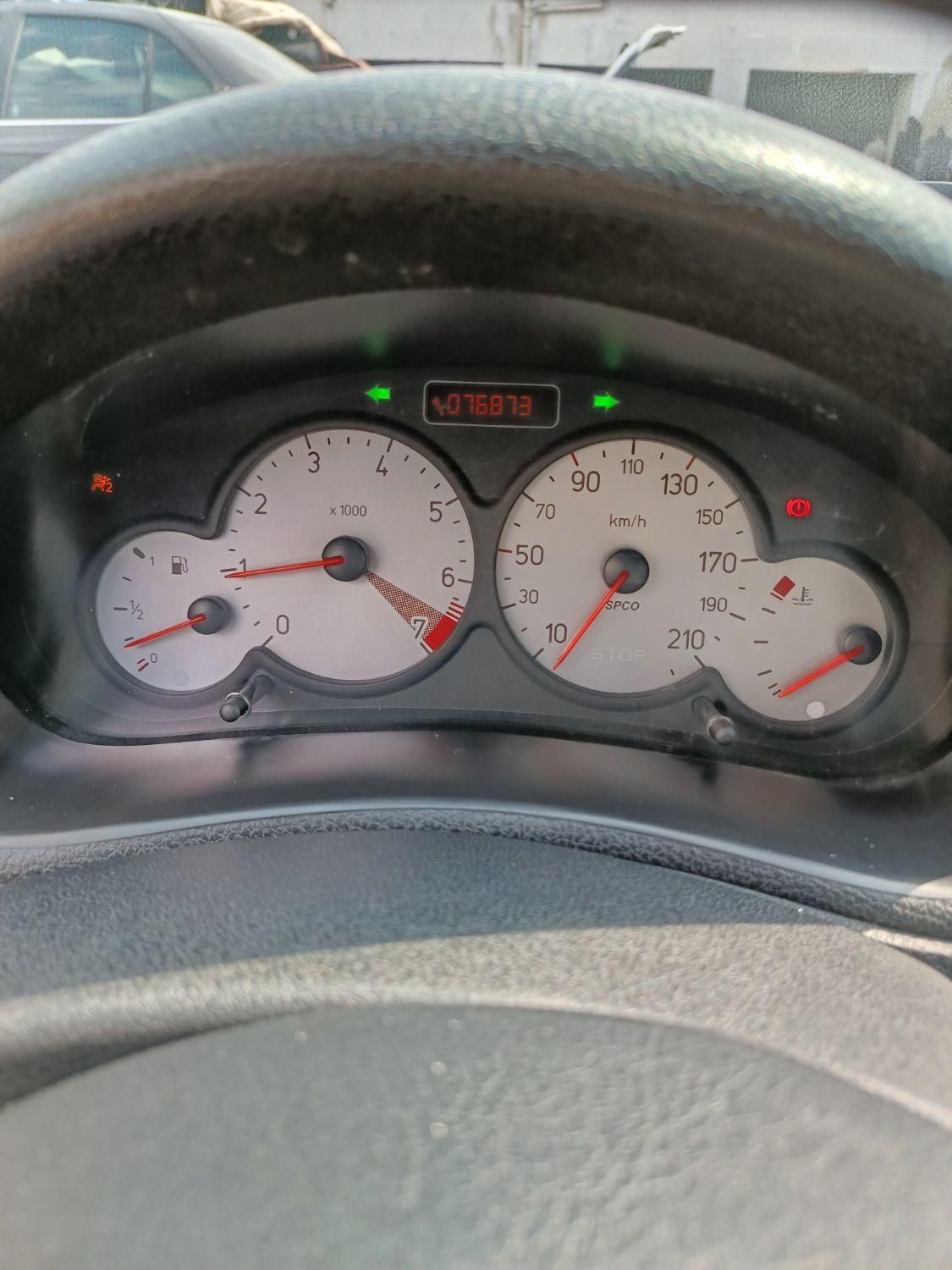 پژو ۲۰۶ صندوق دار v8 - 1396