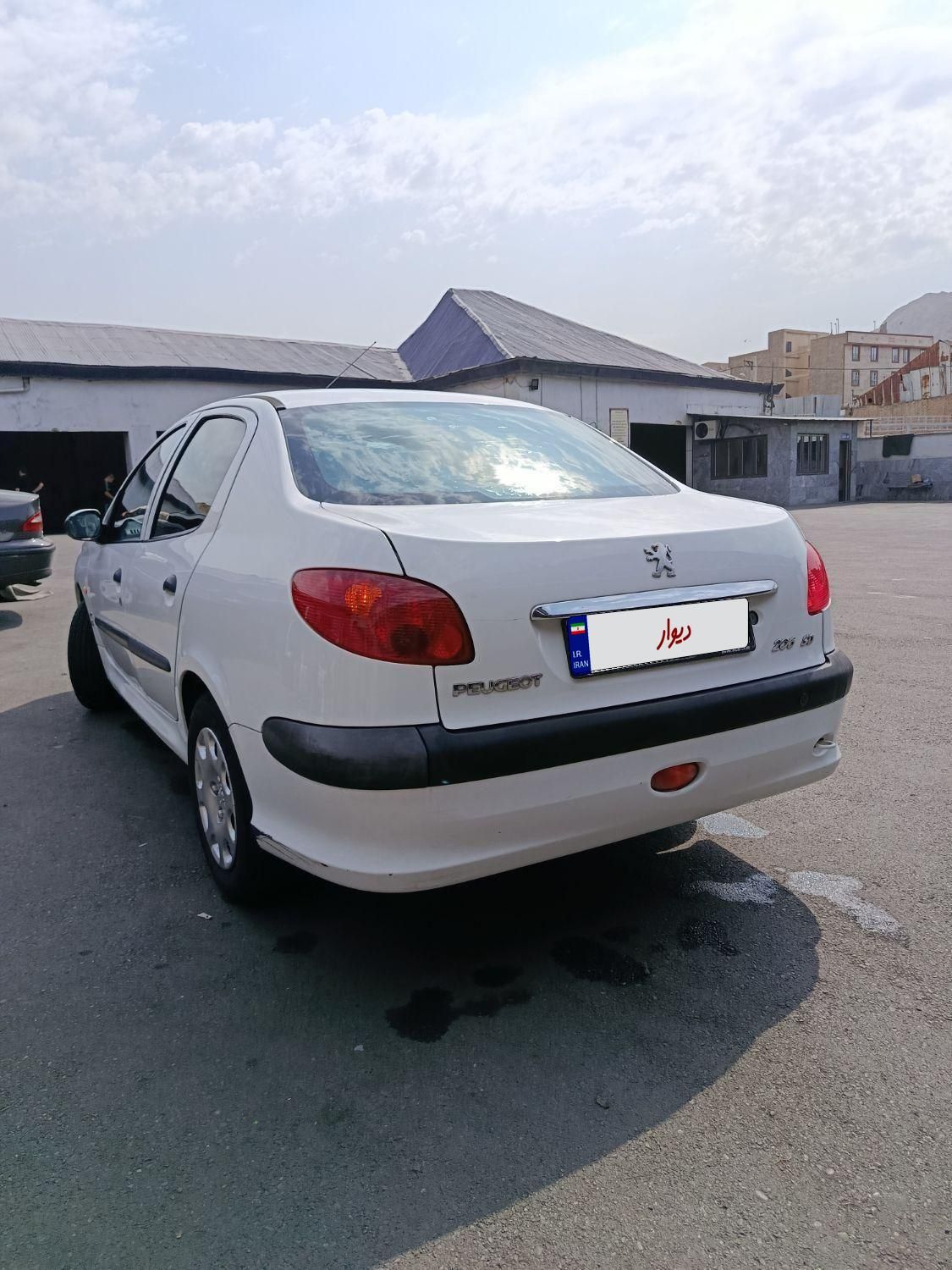 پژو ۲۰۶ صندوق دار v8 - 1396