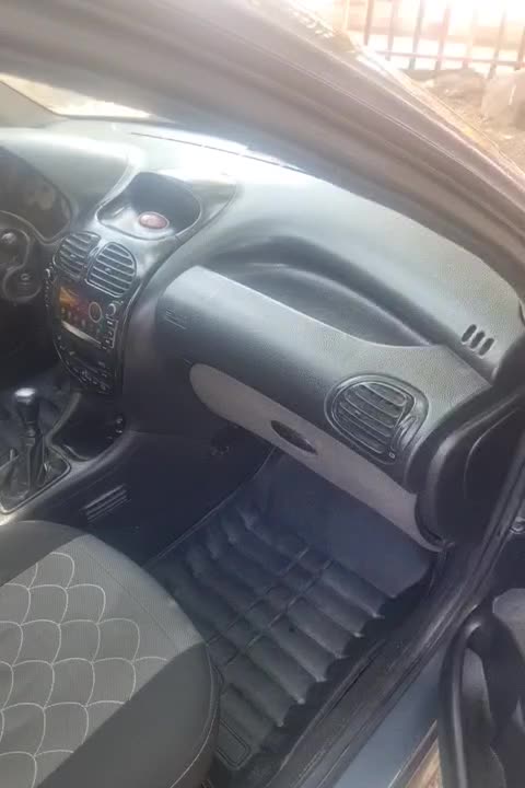 پژو ۲۰۶ صندوق دار v8 - 1390