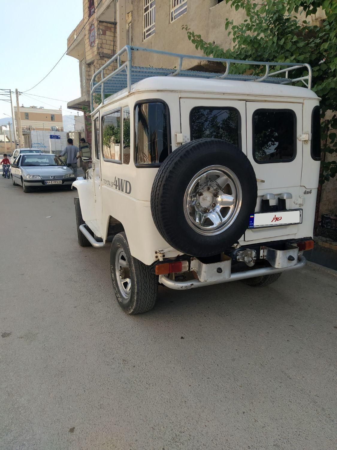 تویوتا کمری XLE - 1402