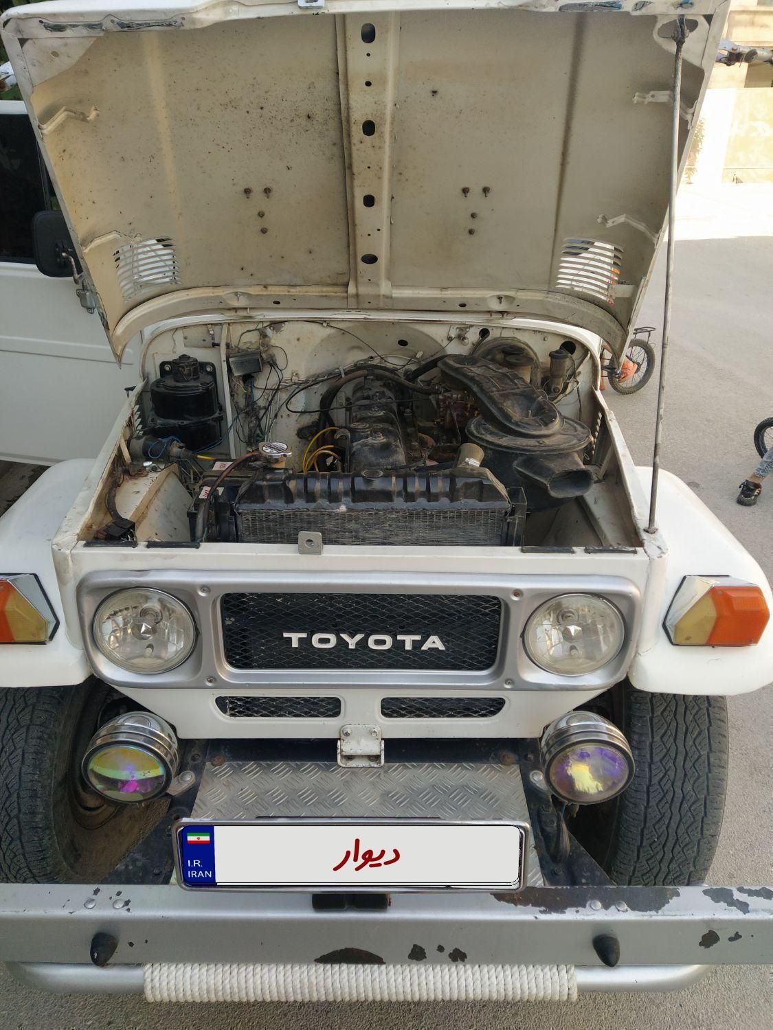 تویوتا کمری XLE - 1402