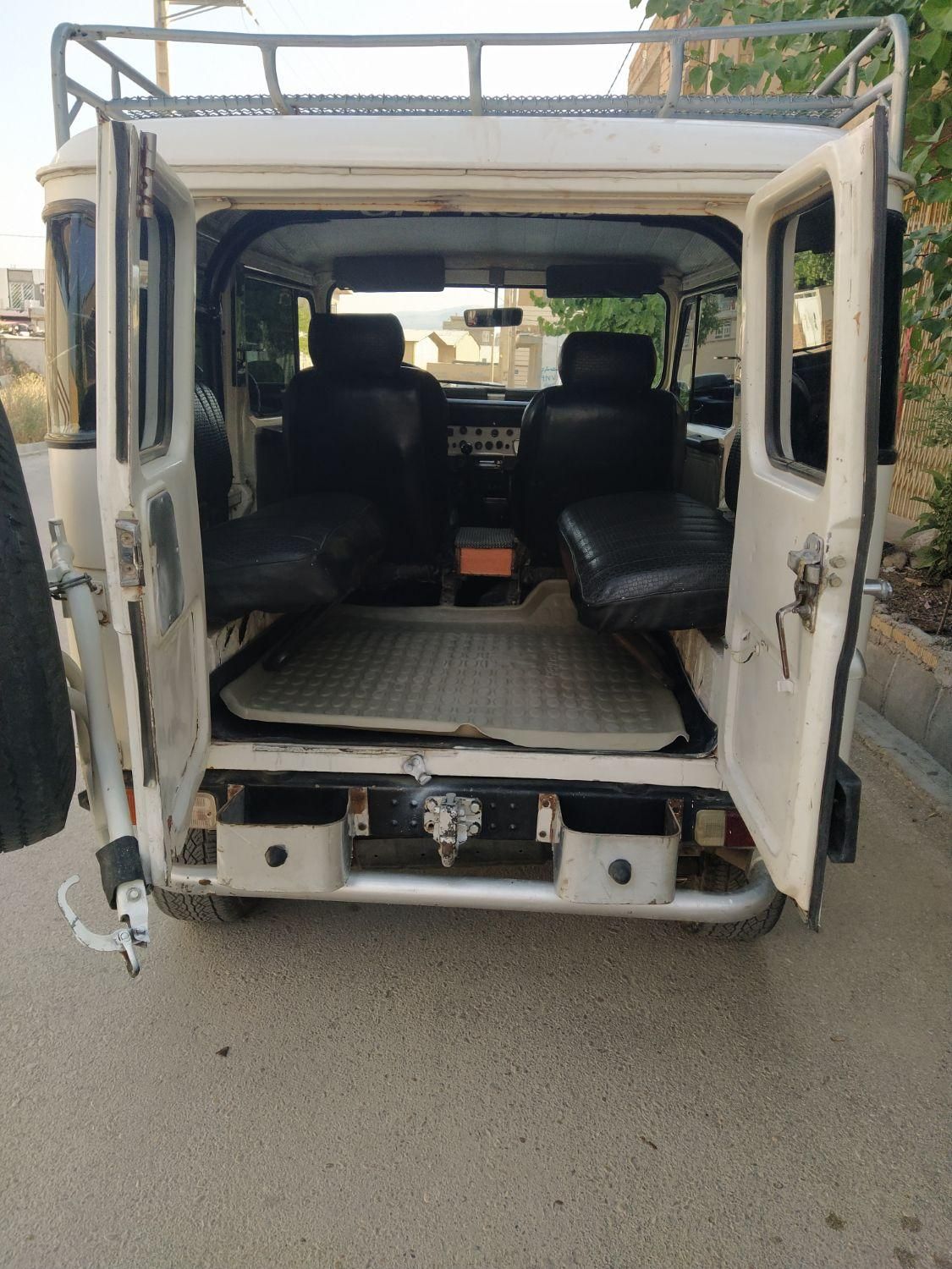تویوتا کمری XLE - 1402