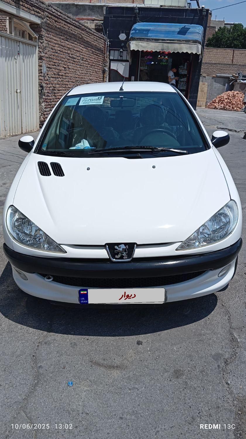 پژو ۲۰۶ صندوق دار v8 - 1396