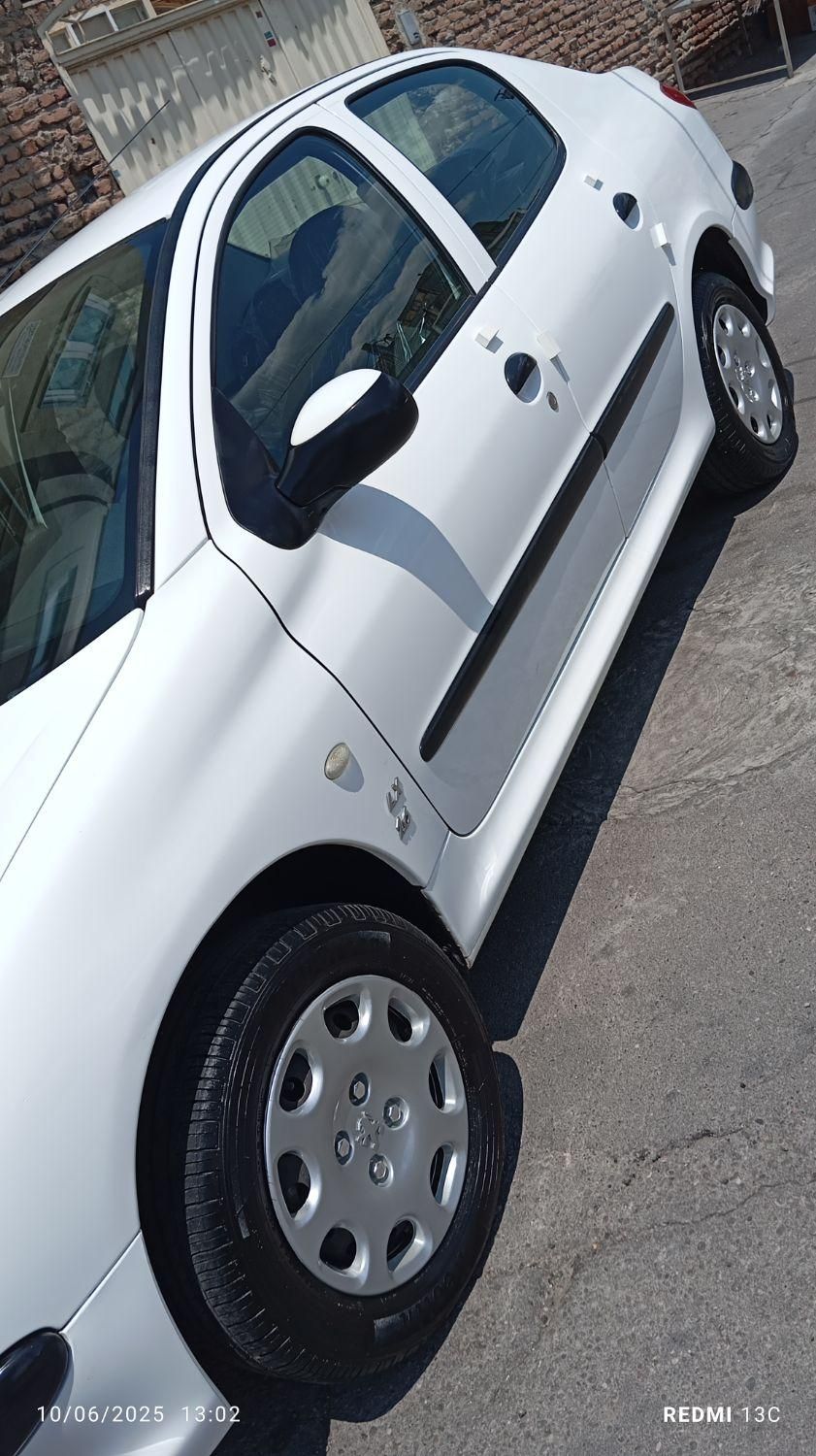 پژو ۲۰۶ صندوق دار v8 - 1396