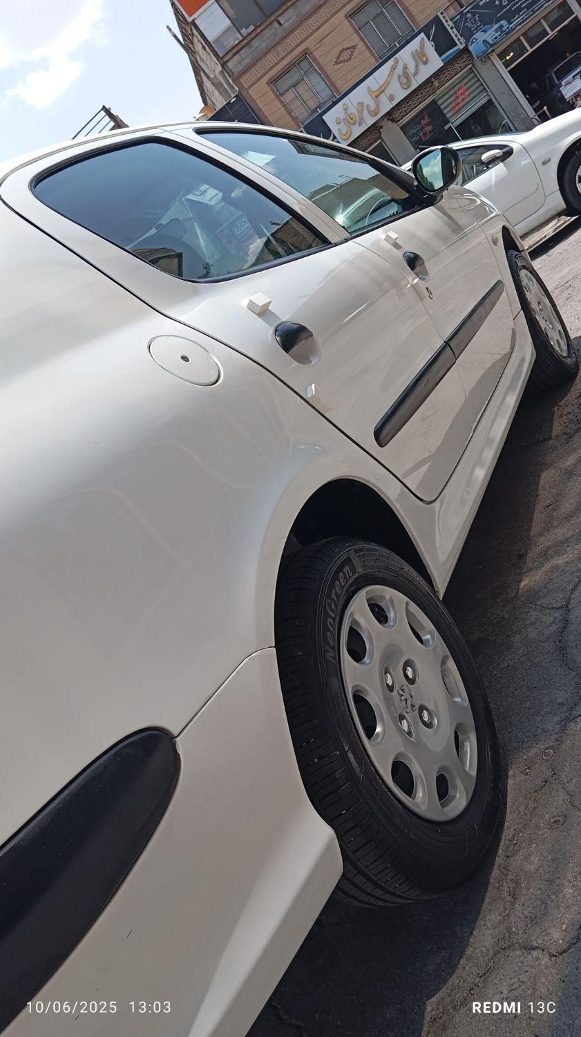 پژو ۲۰۶ صندوق دار v8 - 1396