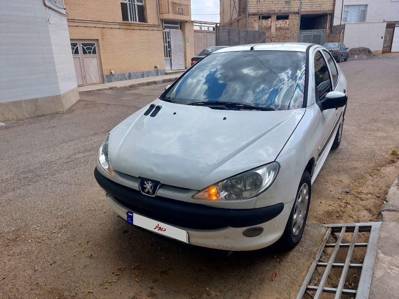 پژو ۲۰۶ صندوق دار v8 - 1394