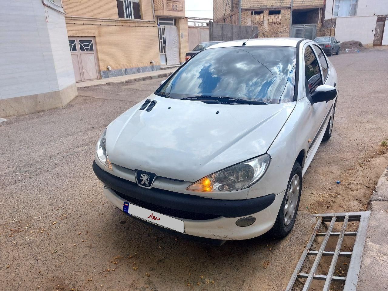 پژو ۲۰۶ صندوق دار v8 - 1394